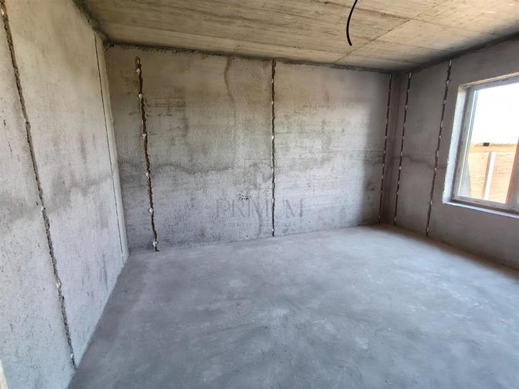 Duplex cu 3 camere cu Canalizare în Urseni