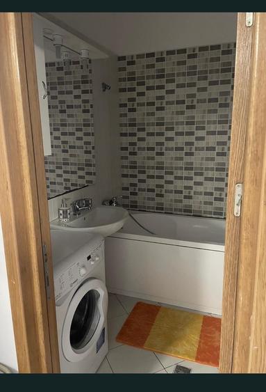 Apartament cu 3 camere decomandat în Găvana