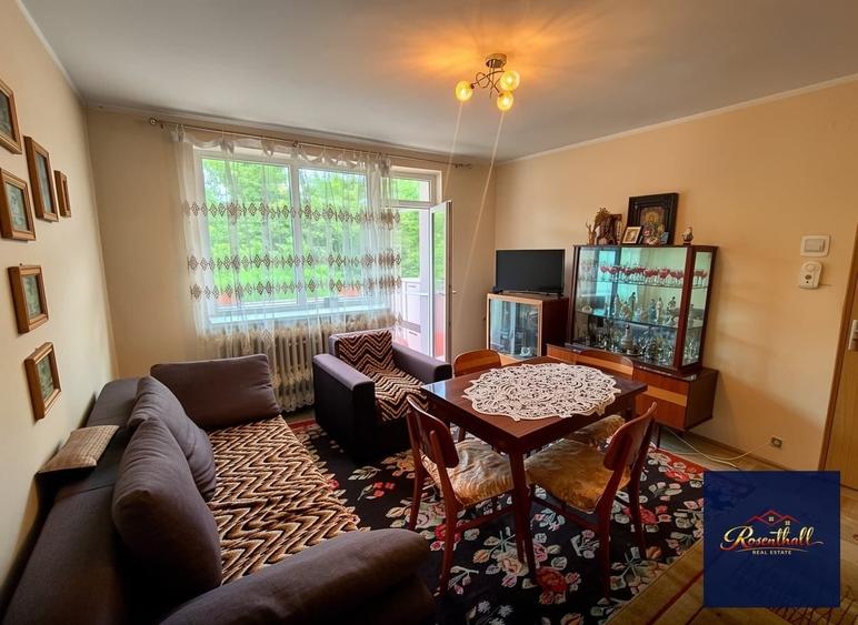 Apartament cu 4 camere decomandat în Central