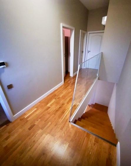 Casă individuală cu 4 camere cu Teren 360 Mp în Bucium