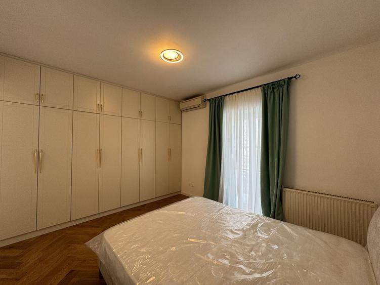 Duplex cu 4 camere cu Piscina în Iancu Nicolae