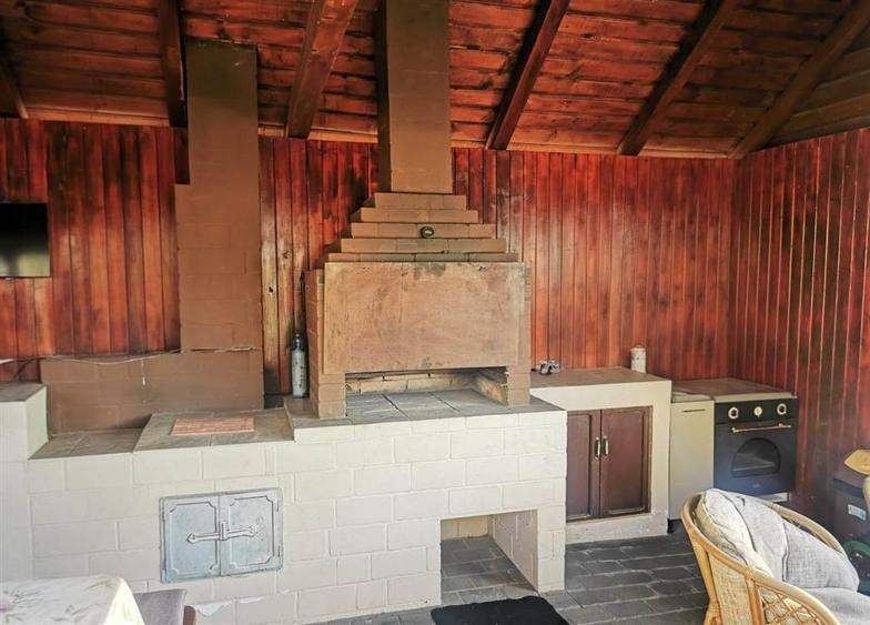Casă individuală cu 4 camere cu Canalizare în Burdujeni