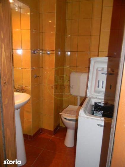 Apartament cu 3 camere decomandat, mobilat în Între Lacuri