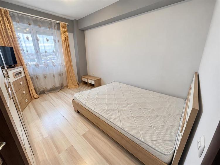 Apartament cu 3 camere decomandat, mobilat în Turnișor