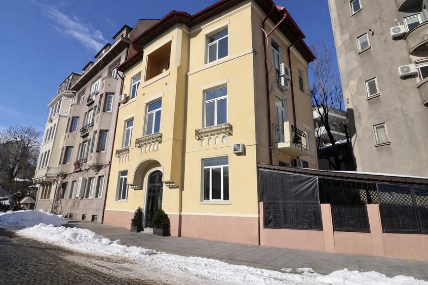 Casă cu 16 camere cu Canalizare în Grădina Icoanei