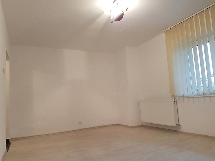 Apartament cu 3 camere decomandat în Exterior Vest