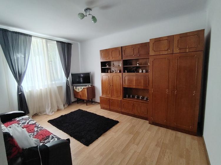 Apartament cu 2 camere decomandat în David