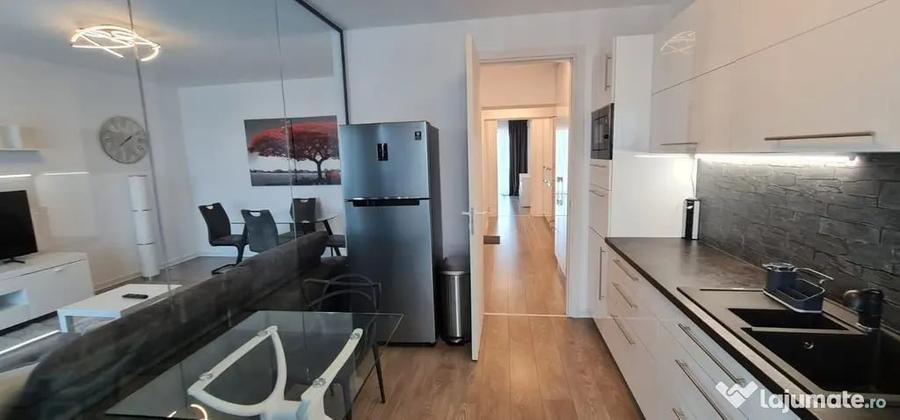 Apartament cu 3 camere decomandat în Aviației