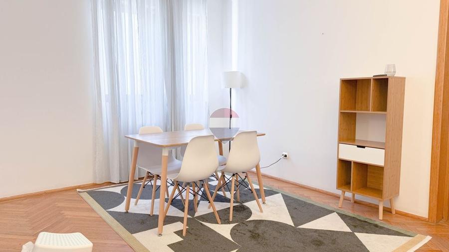 Apartament cu 3 camere decomandat, mobilat în Magheru