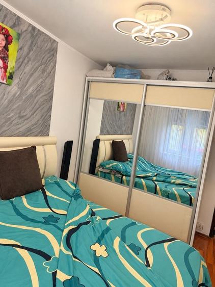 Apartament cu 4 camere decomandat în Vitan
