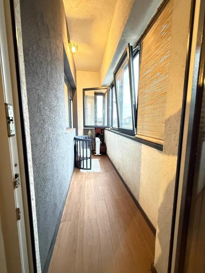 Apartament cu 3 camere semidecomandat, mobilat în Florești