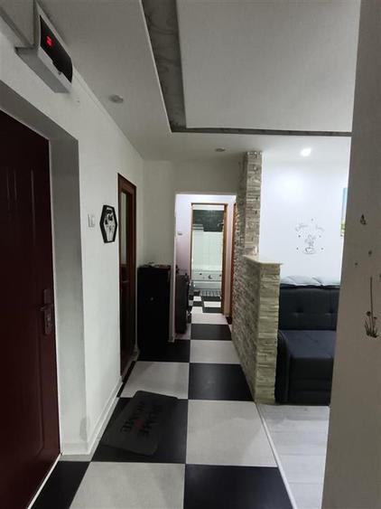 Apartament cu 2 camere decomandat în Apollo