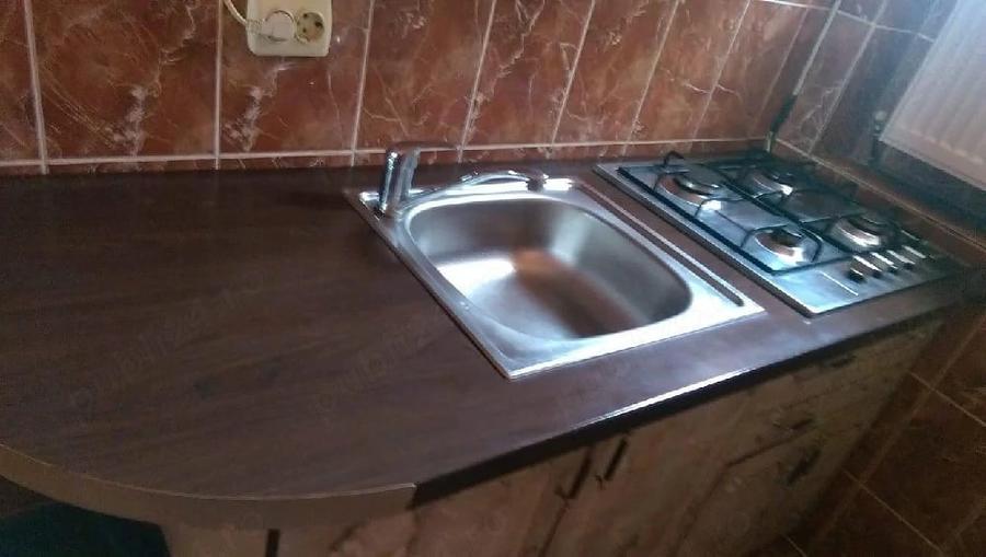Garsonieră decomandată în Lipovei