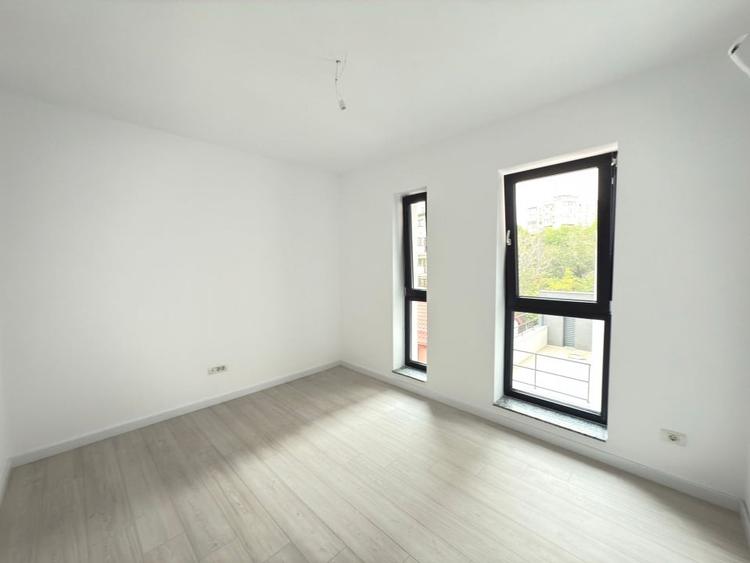 Apartament cu 3 camere decomandat în Nerva Traian