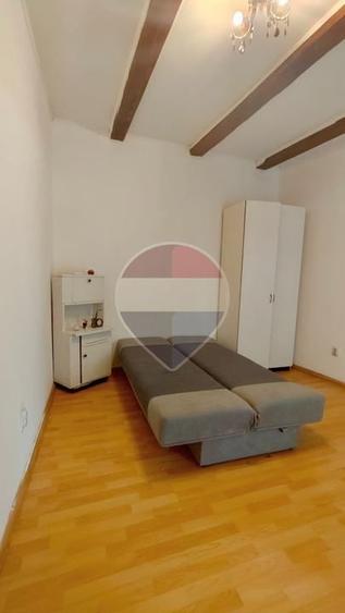 Casă individuală cu 3 camere cu Teren 150 Mp în Schei