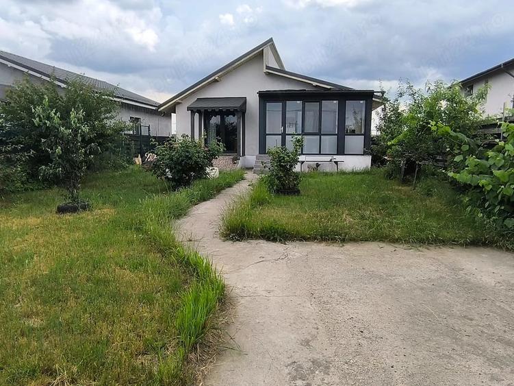 Casă cu 4 camere în Bâcu