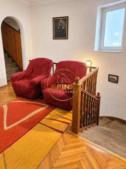 Duplex cu 8 camere cu Canalizare în Parcul Circului