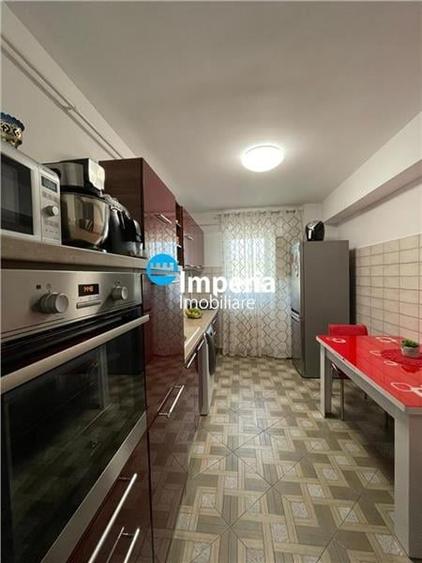 Apartament cu 3 camere decomandat, mobilat în Rediu