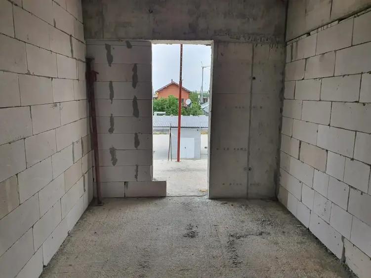 Apartament cu 2 camere decomandat în Theodor Pallady