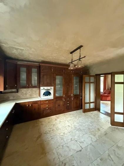 Casă individuală cu 7 camere cu Canalizare în Făget