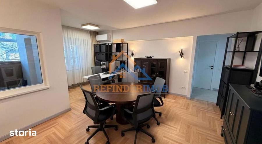 Apartament cu 3 camere semidecomandat, mobilat în Centrul Civic