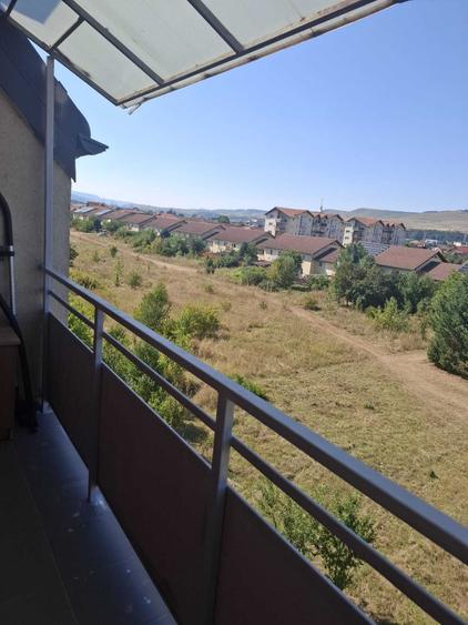 Apartament cu 2 camere decomandat în Florești