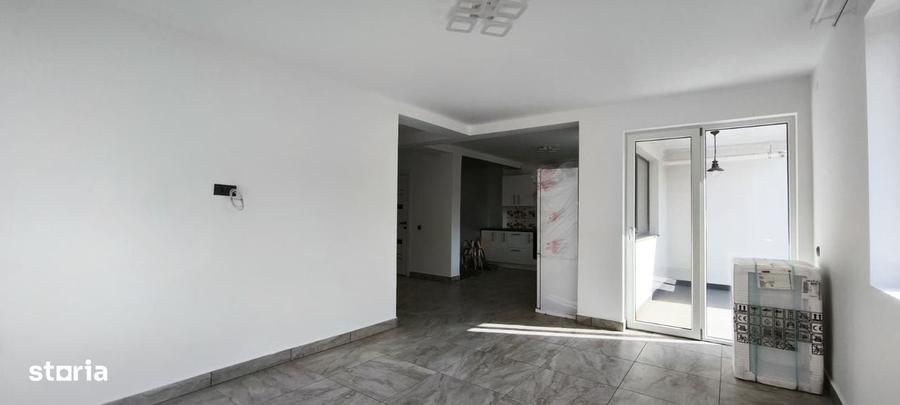 Casă cu 4 camere în Livezeni