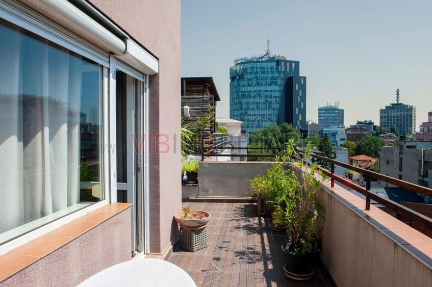 Apartament cu 6 camere decomandat în Aviatorilor