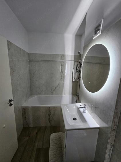 Apartament cu 2 camere decomandat în Torontalului