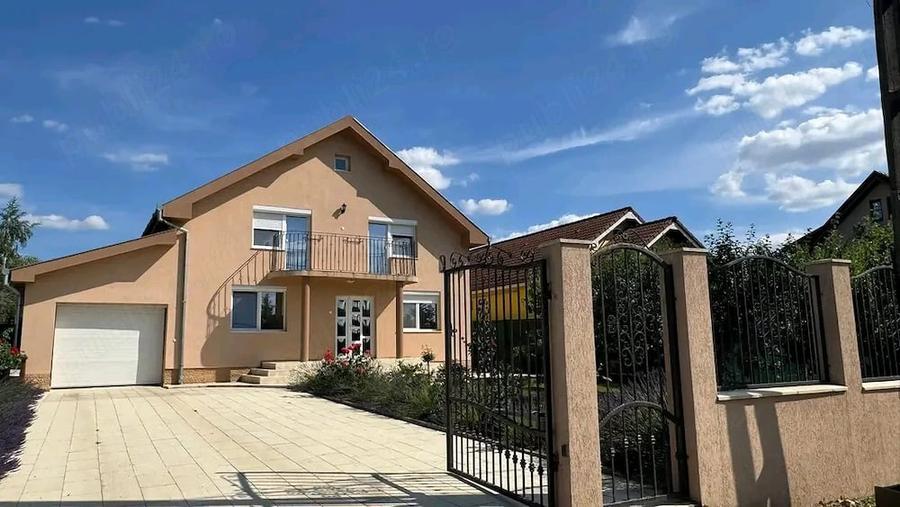 Casă cu Teren 880 Mp în Oncea