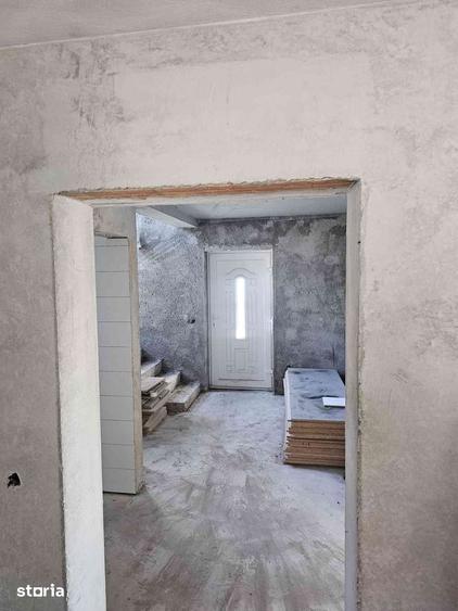 Casă cu 4 camere cu Teren 1418 Mp în Săcălaz