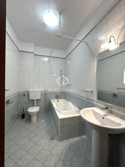 Casă individuală cu 7 camere cu Canalizare în Herăstrău