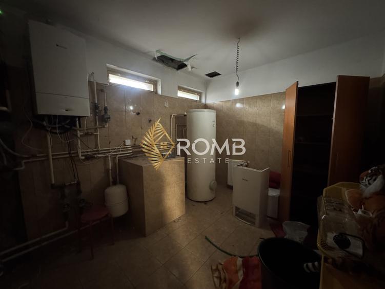 Casă individuală cu 9 camere cu Canalizare în Europa