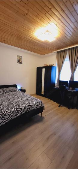 Casă cu 4 camere cu Teren 1000 Mp în Remuș