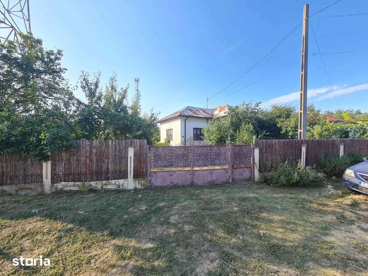 Casă cu 4 camere cu Teren 2000 Mp în Gighera