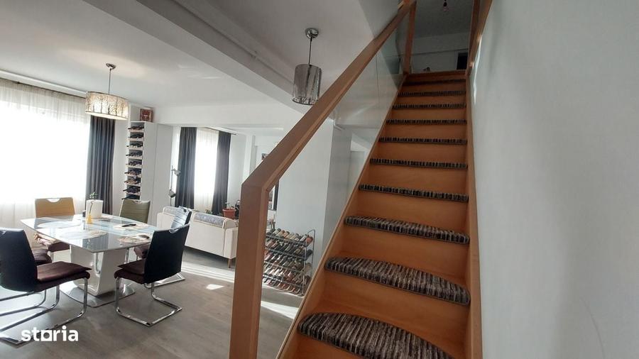 Apartament cu 4 camere, mobilat în Central