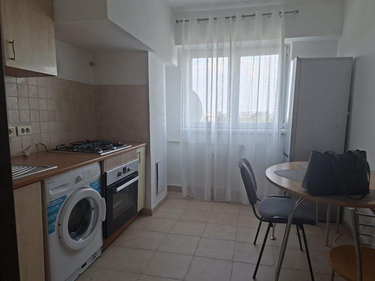 Apartament cu 2 camere decomandat în Ghencea