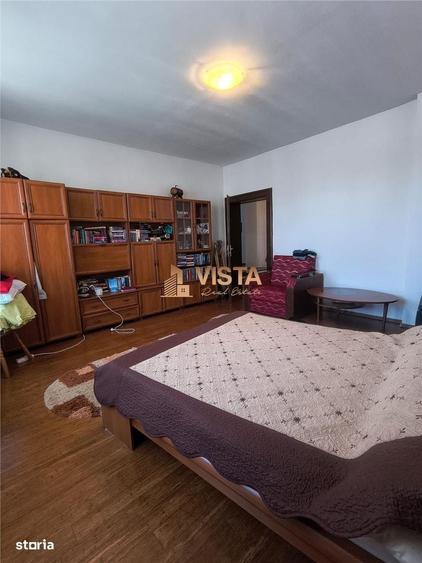 Casă cu 4 camere decomandat cu Teren 2300 Mp în Central