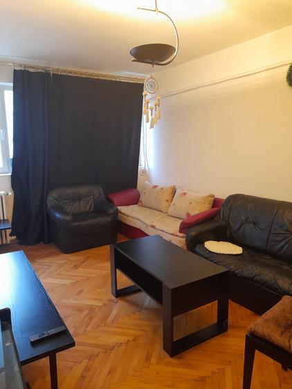 Apartament cu 3 camere semidecomandat, mobilat în Iancului