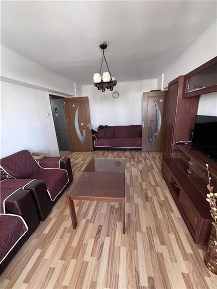 Apartament cu 2 camere semidecomandat în Apărătorii Patriei