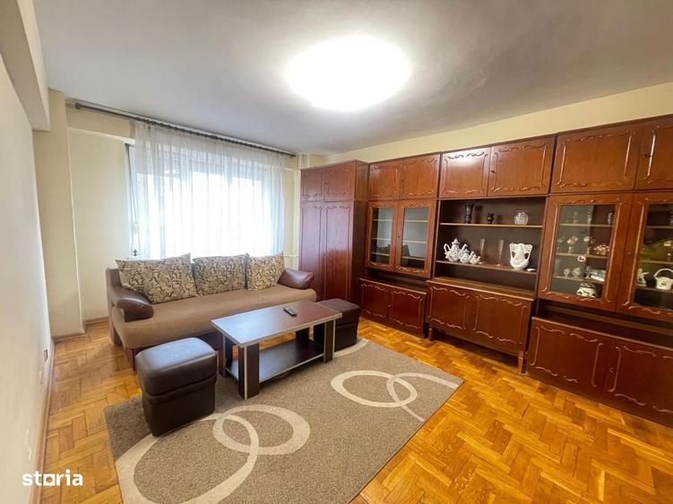 Apartament cu 3 camere în Decebal