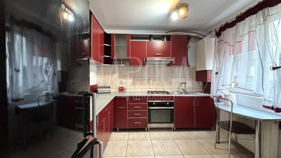 Apartament cu 4 camere decomandat în Florești