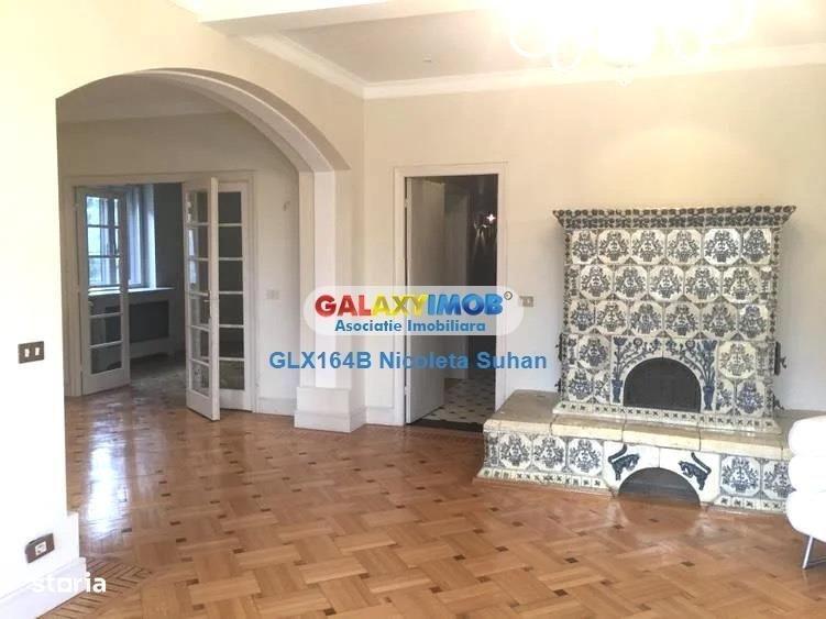Apartament cu 4 camere în Arcul de Triumf