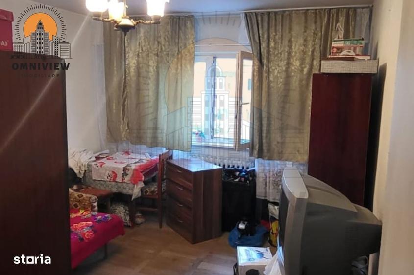 Garsonieră decomandată în Tractorul