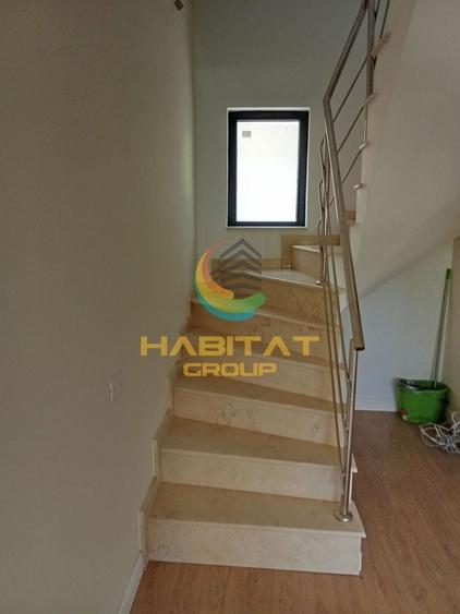 Casă cu 4 camere cu Canalizare în Central