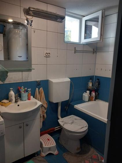 Casă cu 4 camere în Amnaș