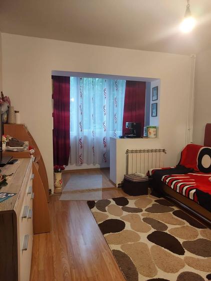 Apartament cu 2 camere decomandat în Plopilor