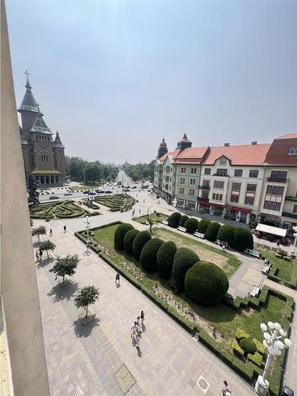 Apartament cu 3 camere decomandat în Ultracentral