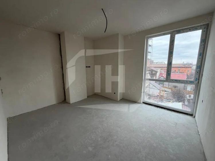 Apartament cu 2 camere semidecomandat în Mărăști