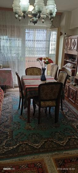 Apartament cu 3 camere semidecomandat în Mihai Bravu